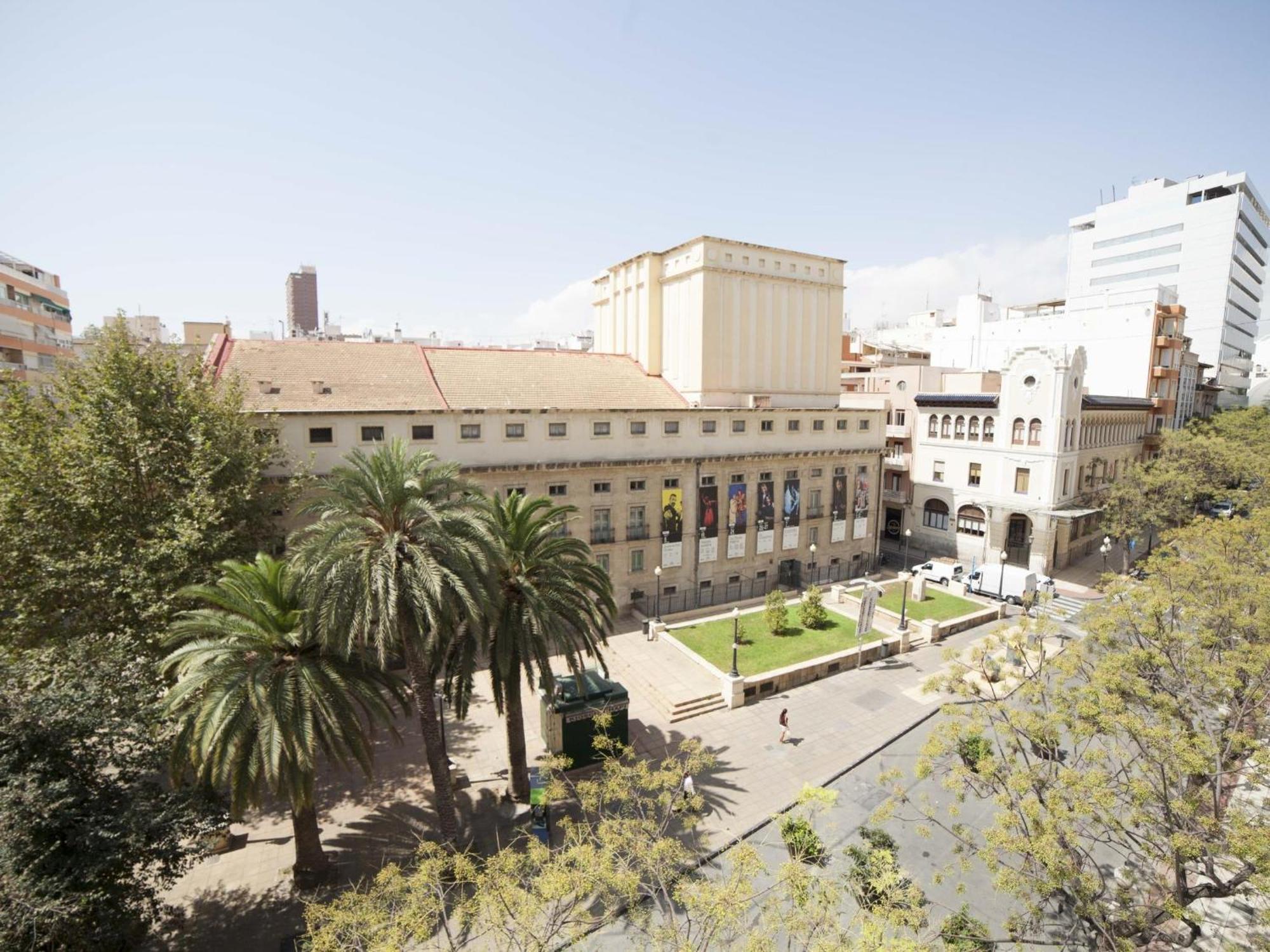 Teatro ~ Alicante Bagian luar foto